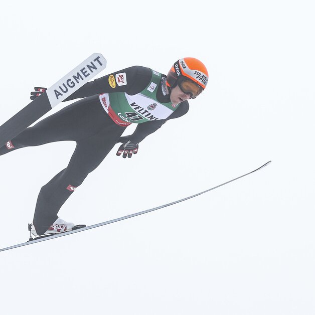 Franz-Josef Rehrl springt gemeinsam mit Greiderer zu Platz 4 | © GEPA
