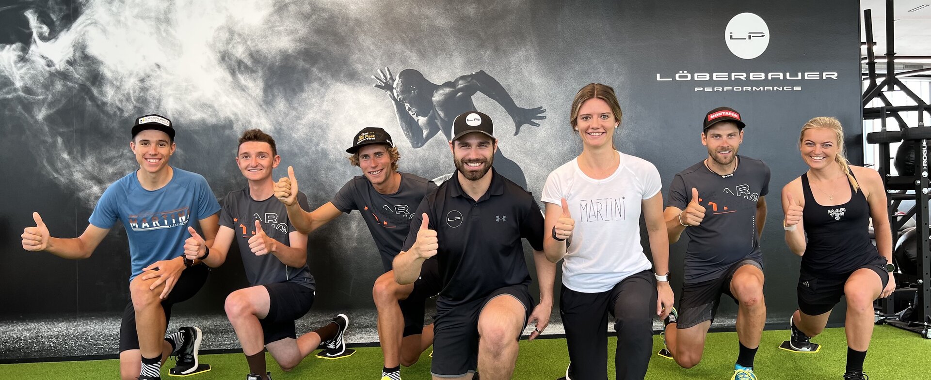 Team-Physiotherapeutin Stephanie Krepper und Löberbauer Athletiktrainer Roland Hörtnagl beim Krafttraining mit den Skibergsteiger:innen | © Ski Austria / Weigl