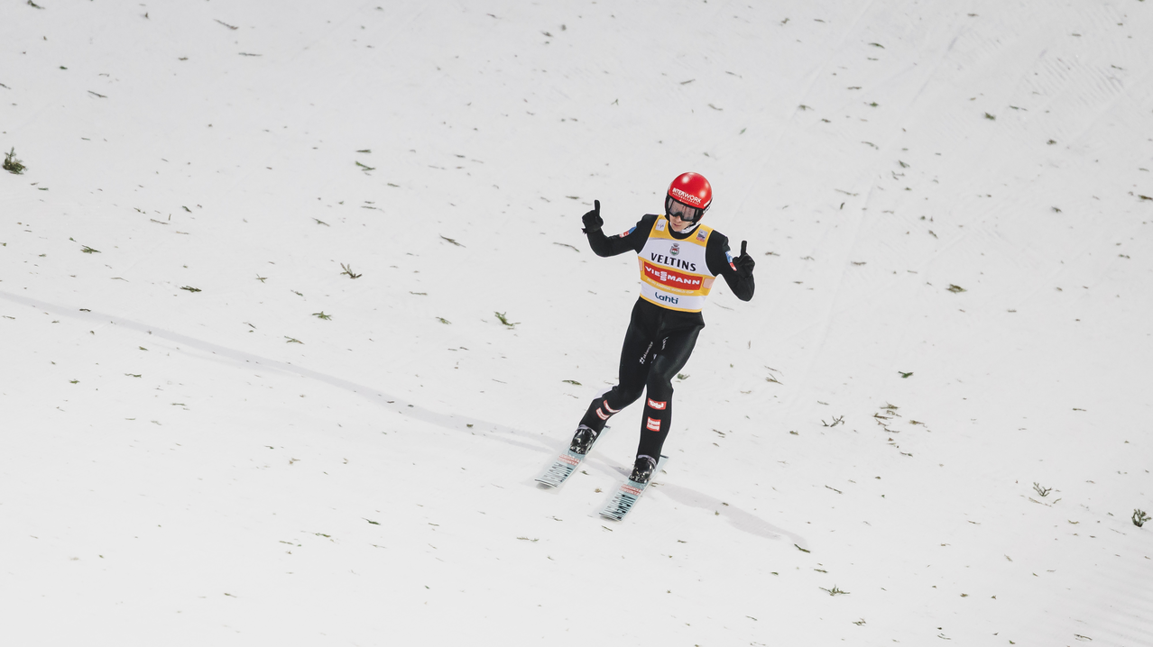 Lahti Fettner Landung Superteam | © EXPA