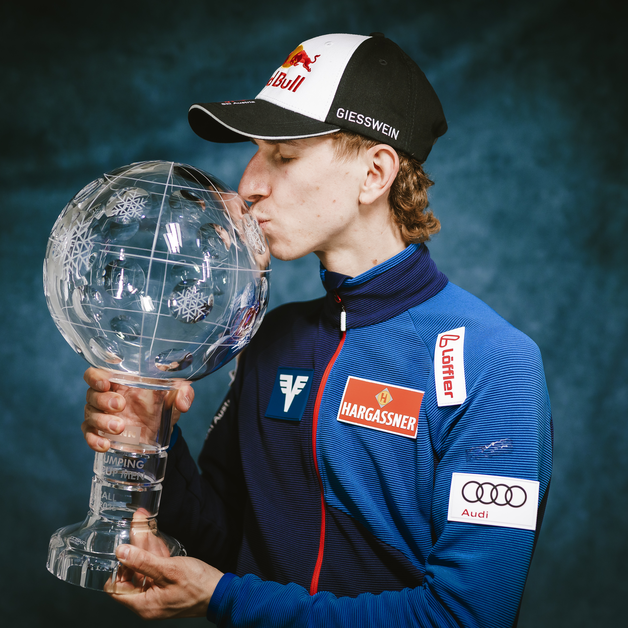 Tschofenig mit Kugel 1 | © EXPA