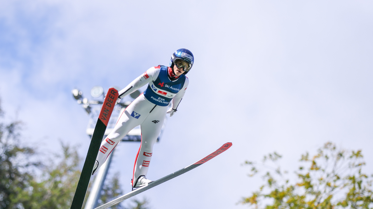 Eva Pinkelnig Comeback Flug | © Ski Austria/Derganc